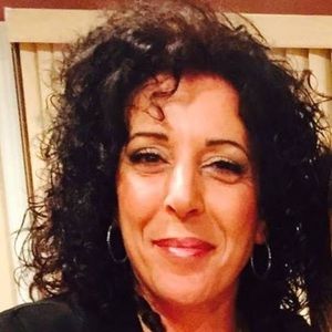 Meet your Posher, Dina